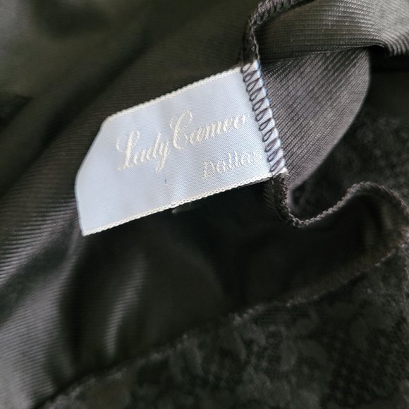 Vintage Black Silky Nylon and Lace Trim Baby doll and Robe Lingerie Lady Cameo - Picture 4 of 11